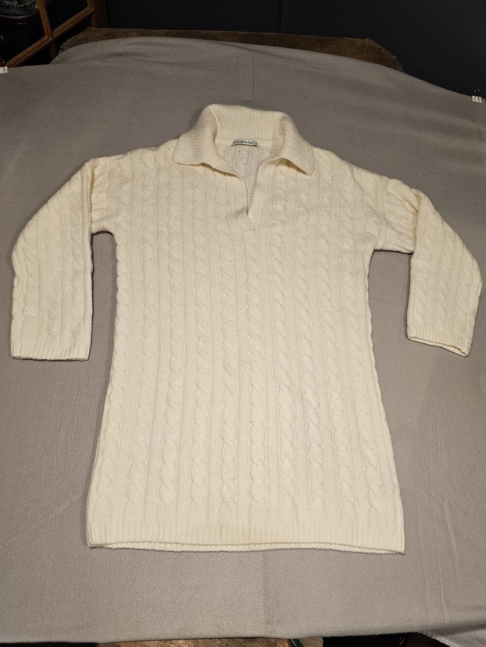 Abercrombie & Fitch Cream Cable-Knit V-Neck with Collar Sweater Dress Size M